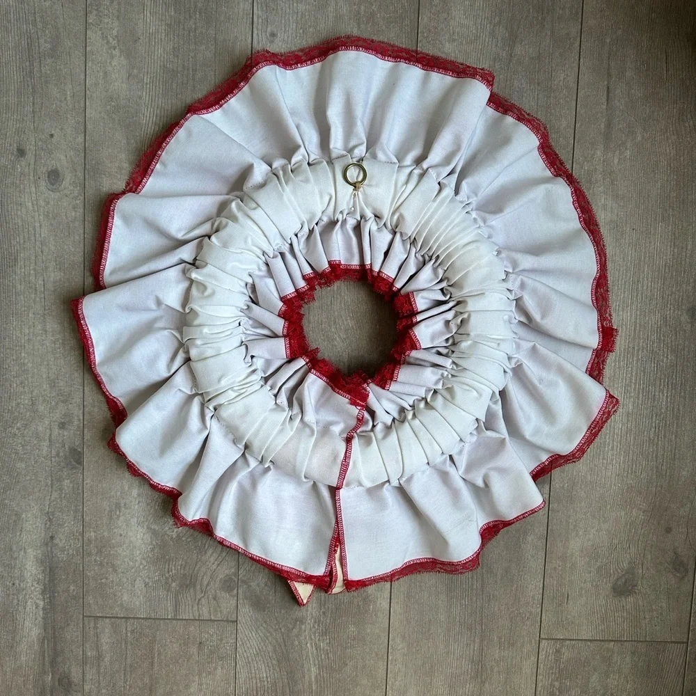 Vintage 1970s Christmas Holiday Wreath Handmade Red White Ruffled Swan Print